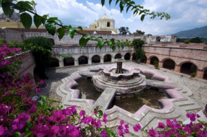 Antigua Guatemala - Instituto Regional del Patrimonio Mundial en Zacatecas
