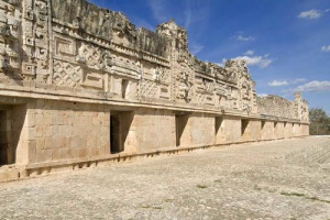 Ciudad Prehispánica de Uxmal (Yucatán) - Instituto Regional del Patrimonio Mundial en Zacatecas